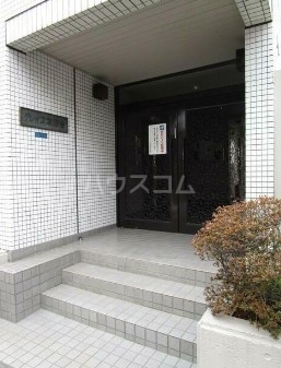 18/20 エントランス