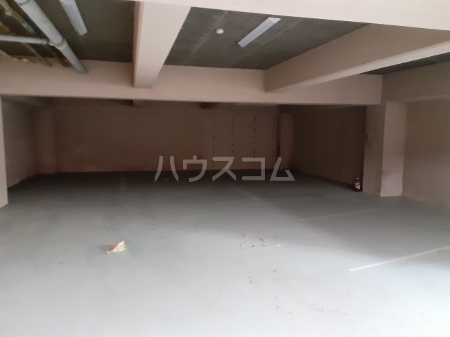 21/28 駐車場