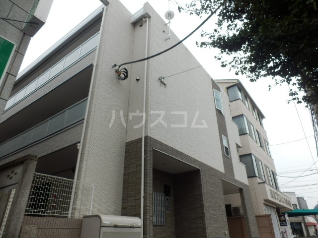 23/30 エントランス