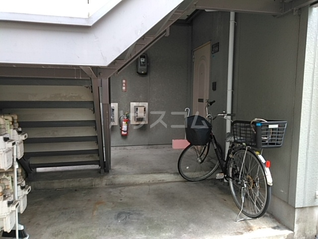 21/29 エントランス