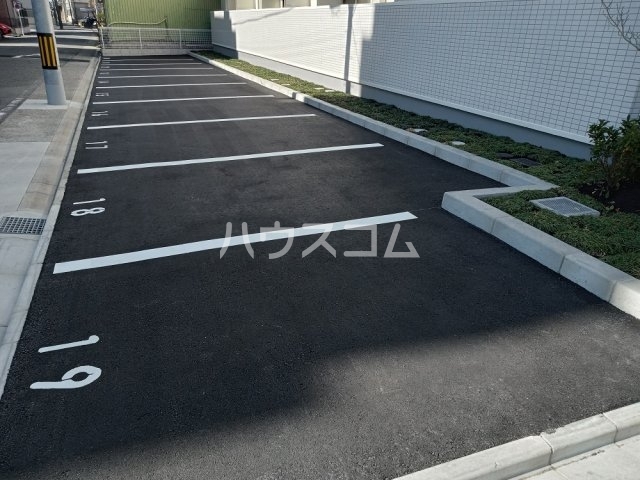 22/28 駐車場