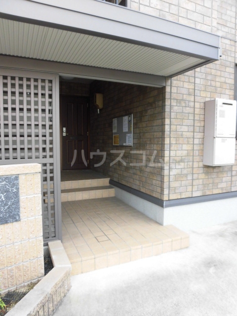 17/25 エントランス