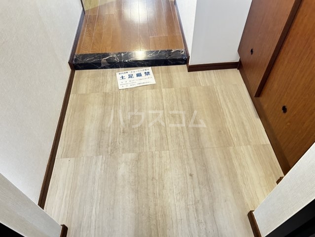18/30 玄関