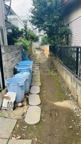 22/23 エントランス