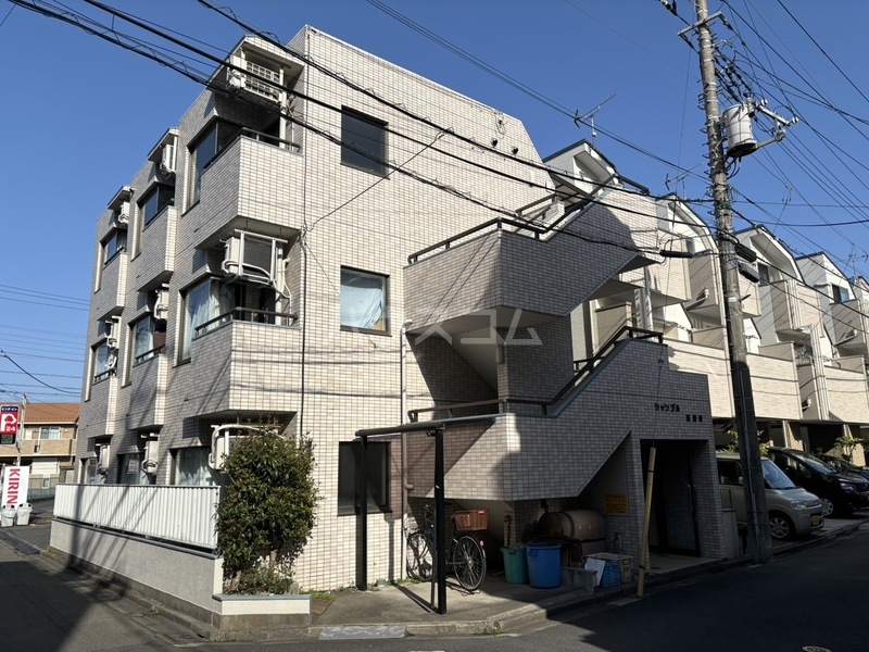 13/13 エントランス