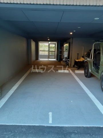 27/29 駐車場