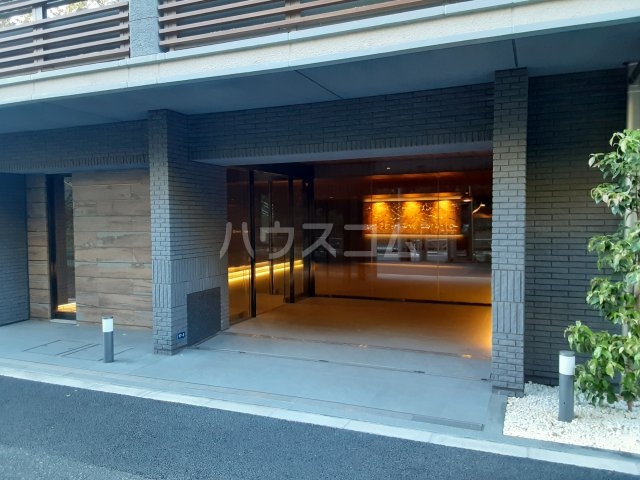 26/29 エントランス