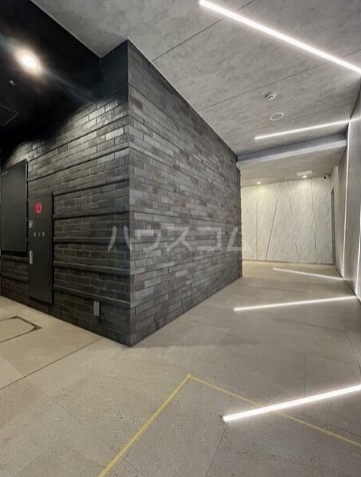 14/14 エントランス