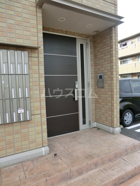 16/28 エントランス