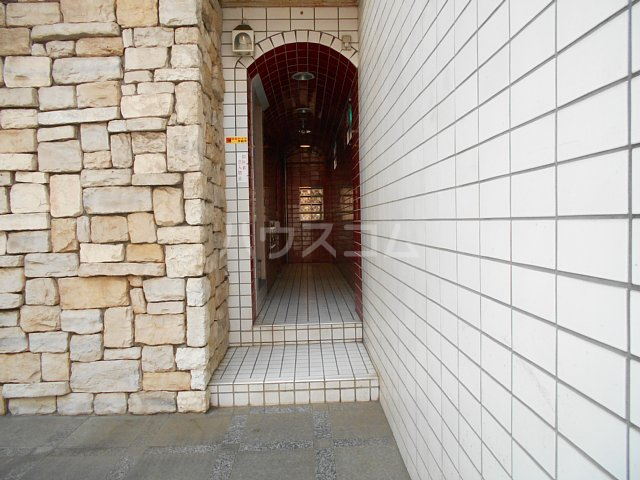 25/30 エントランス