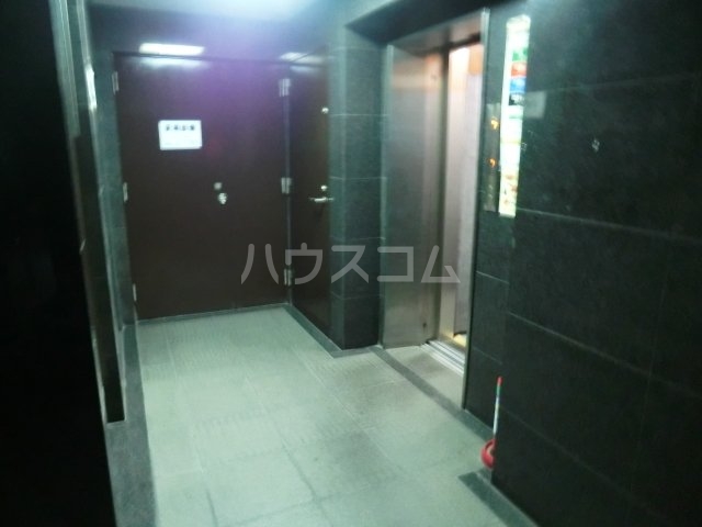 22/30 エントランス