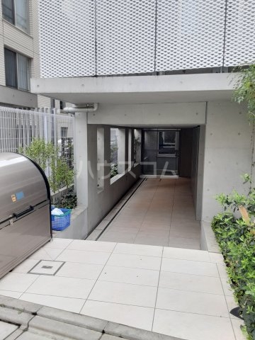 19/28 エントランス