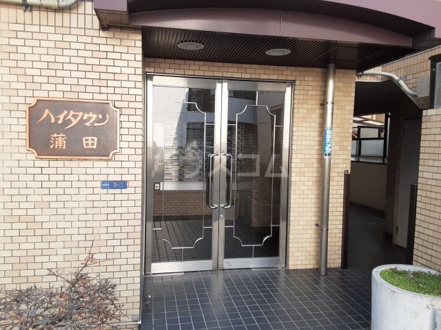 24/30 エントランス