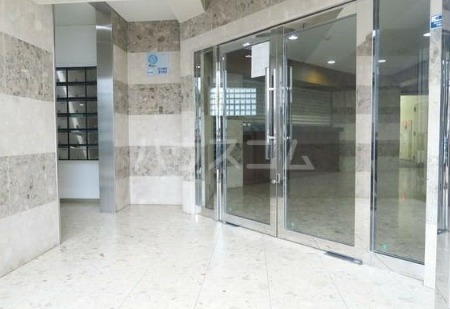 14/20 エントランス