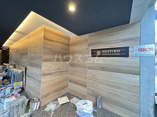 18/21 エントランス