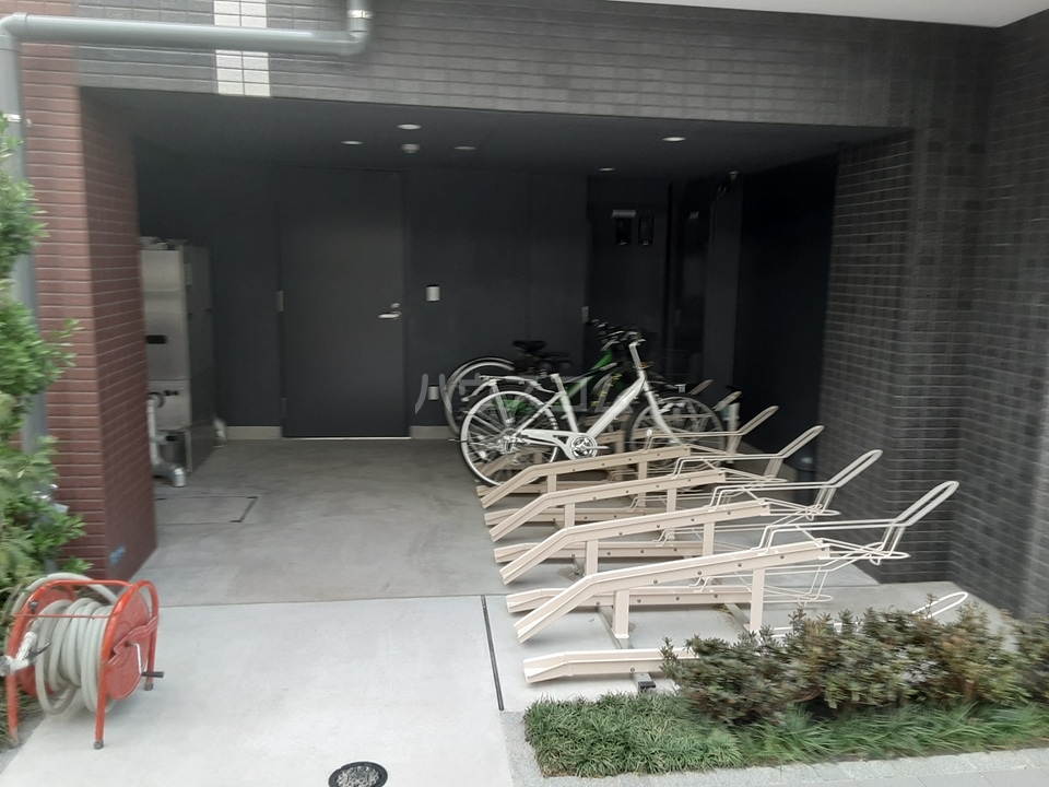 2/5 エントランス