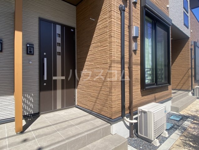 26/30 エントランス