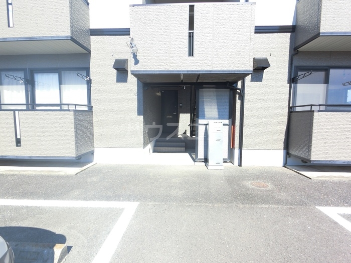 19/23 エントランス