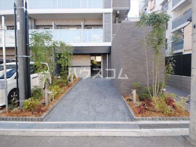 26/29 エントランス