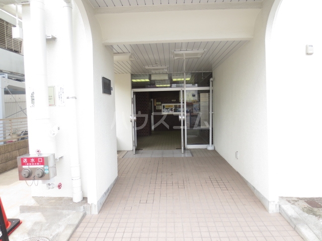 15/17 エントランス