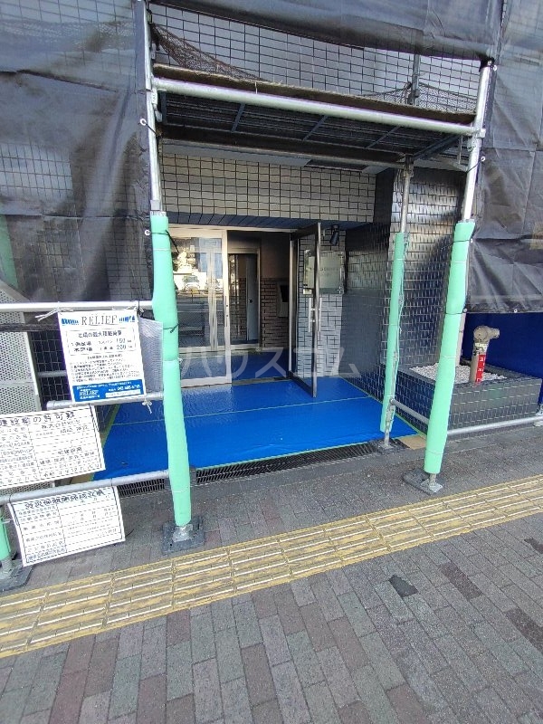 21/30 エントランス