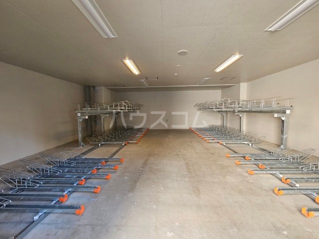 18/28 駐車場