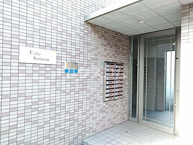 20/30 エントランス