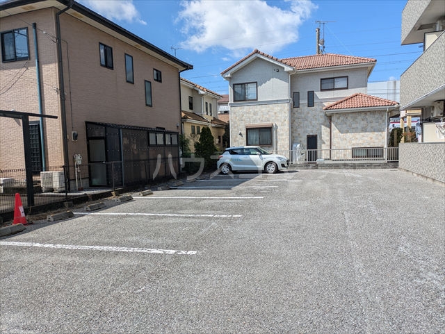 20/28 駐車場