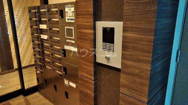 16/17 エントランス