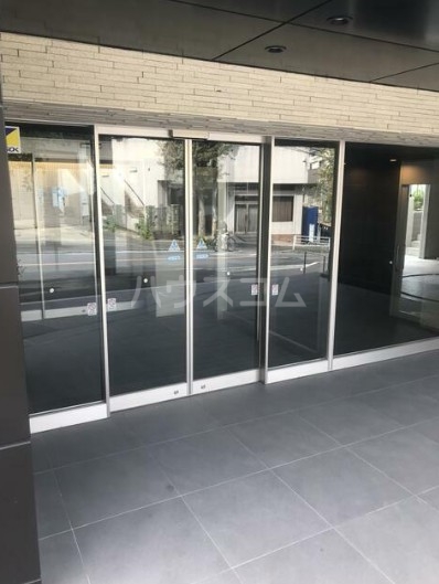 13/14 エントランス