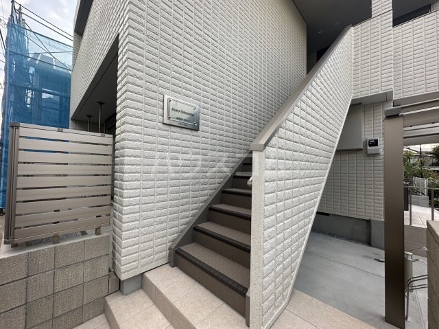 17/18 エントランス