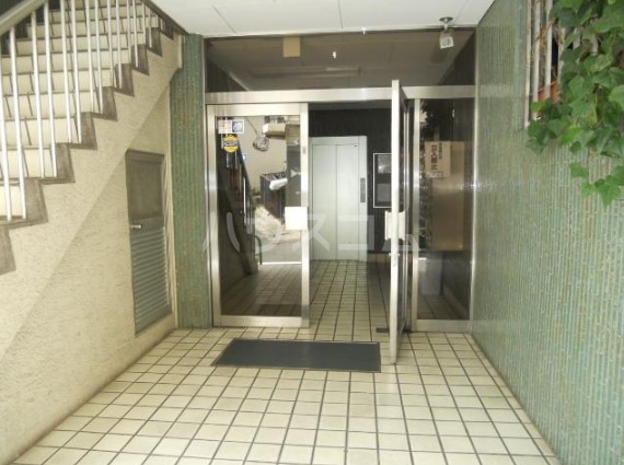 3/8 エントランス