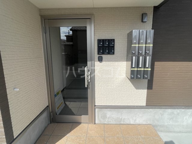 16/22 エントランス