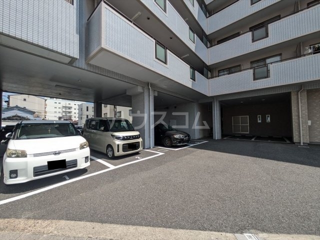 2/3 駐車場