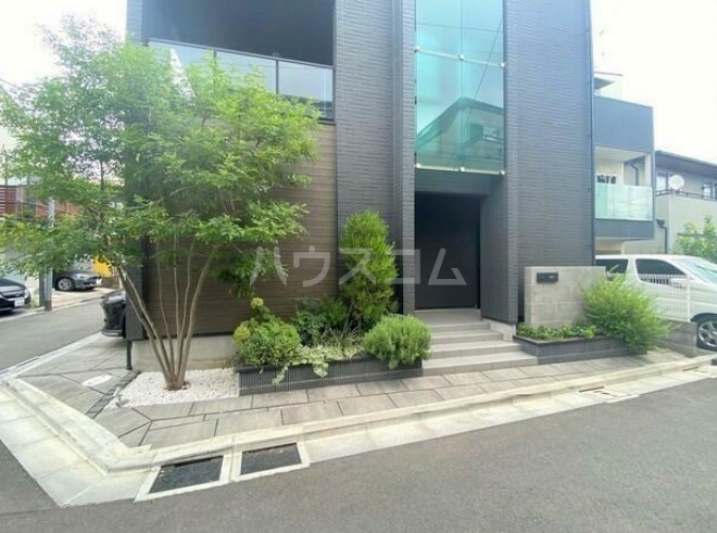 14/23 エントランス