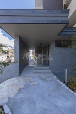 2/4 エントランス