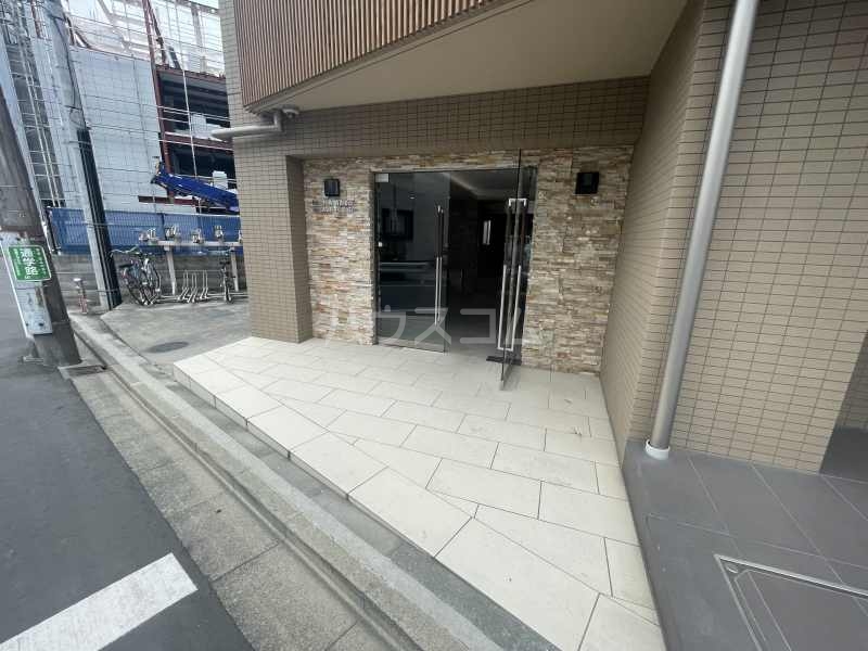 22/30 エントランス