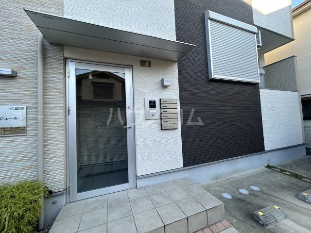 19/27 エントランス