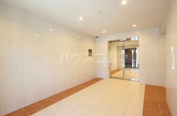 16/27 エントランス