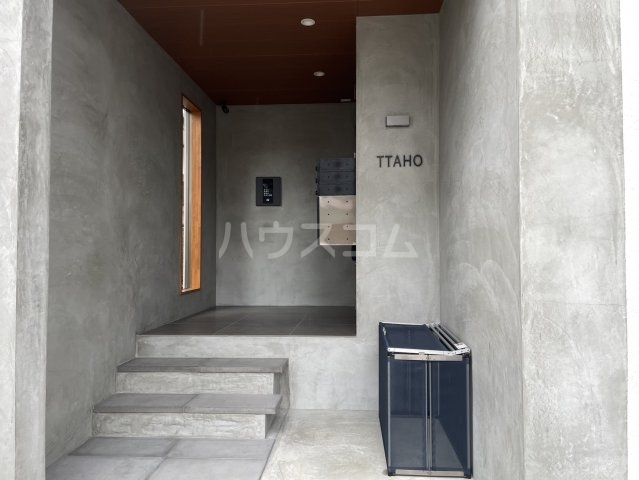 28/30 エントランス