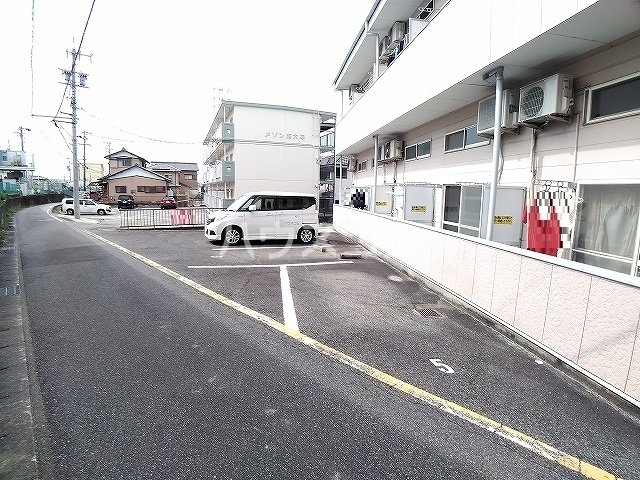 22/30 駐車場