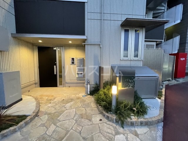 16/26 エントランス
