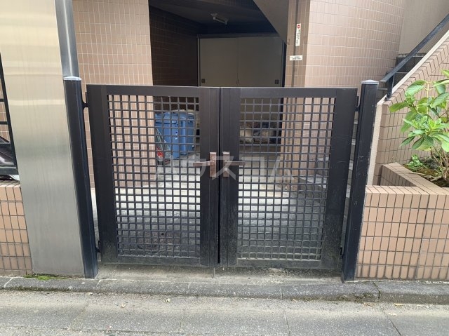 29/30 エントランス