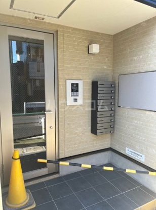 13/23 エントランス