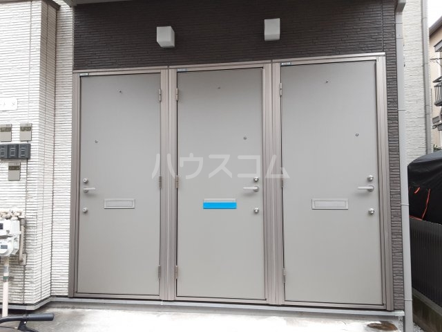 21/30 エントランス