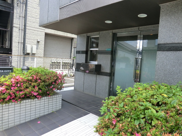 22/30 エントランス