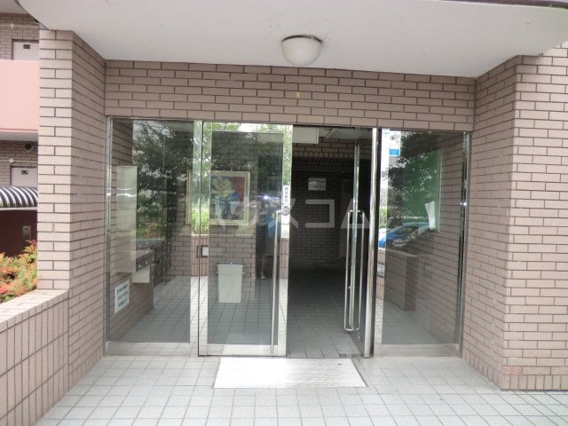 13/22 エントランス