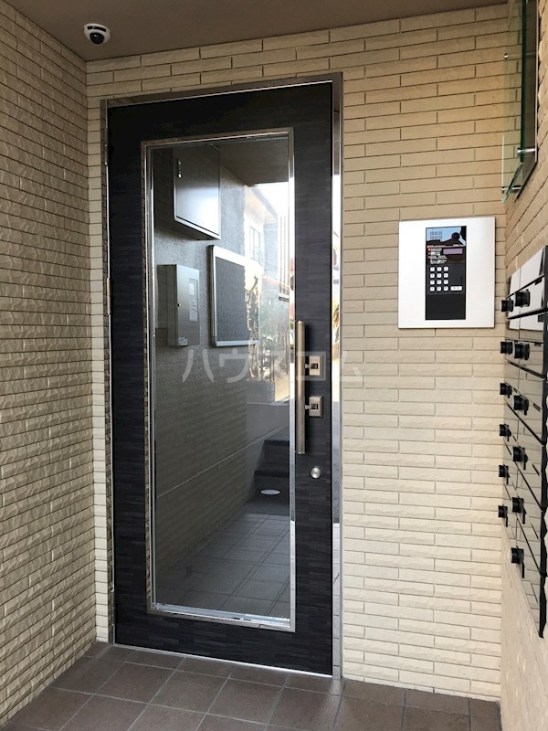 18/29 エントランス