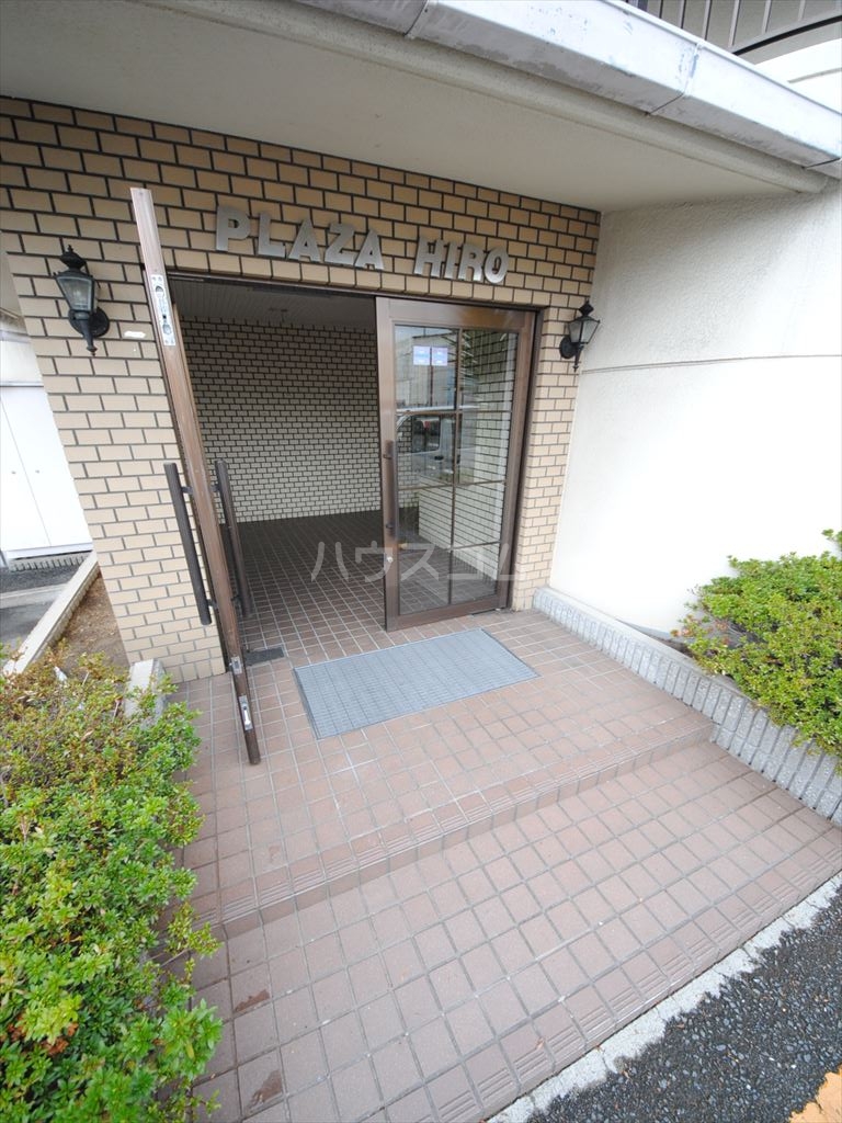 21/25 エントランス