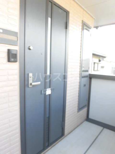 23/28 エントランス